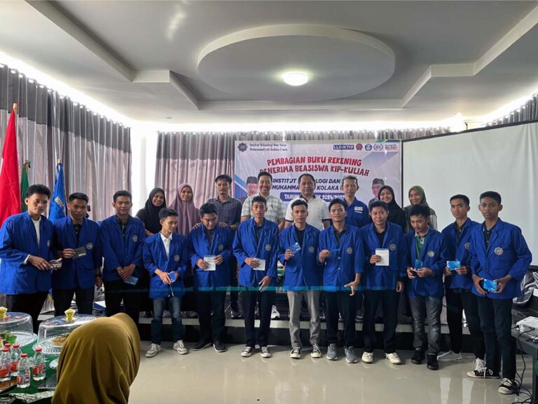 Bersama Meraih Impian: Penyerahan Buku Rekening Beasiswa KIP-Kuliah oleh Rektor INTENS MKU