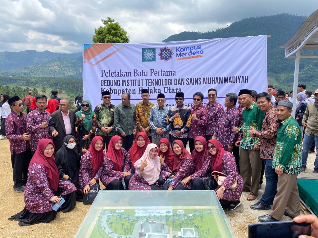 Inovatif dan Memajukan: INTENSMKU untuk Pendidikan Kolaka Utara